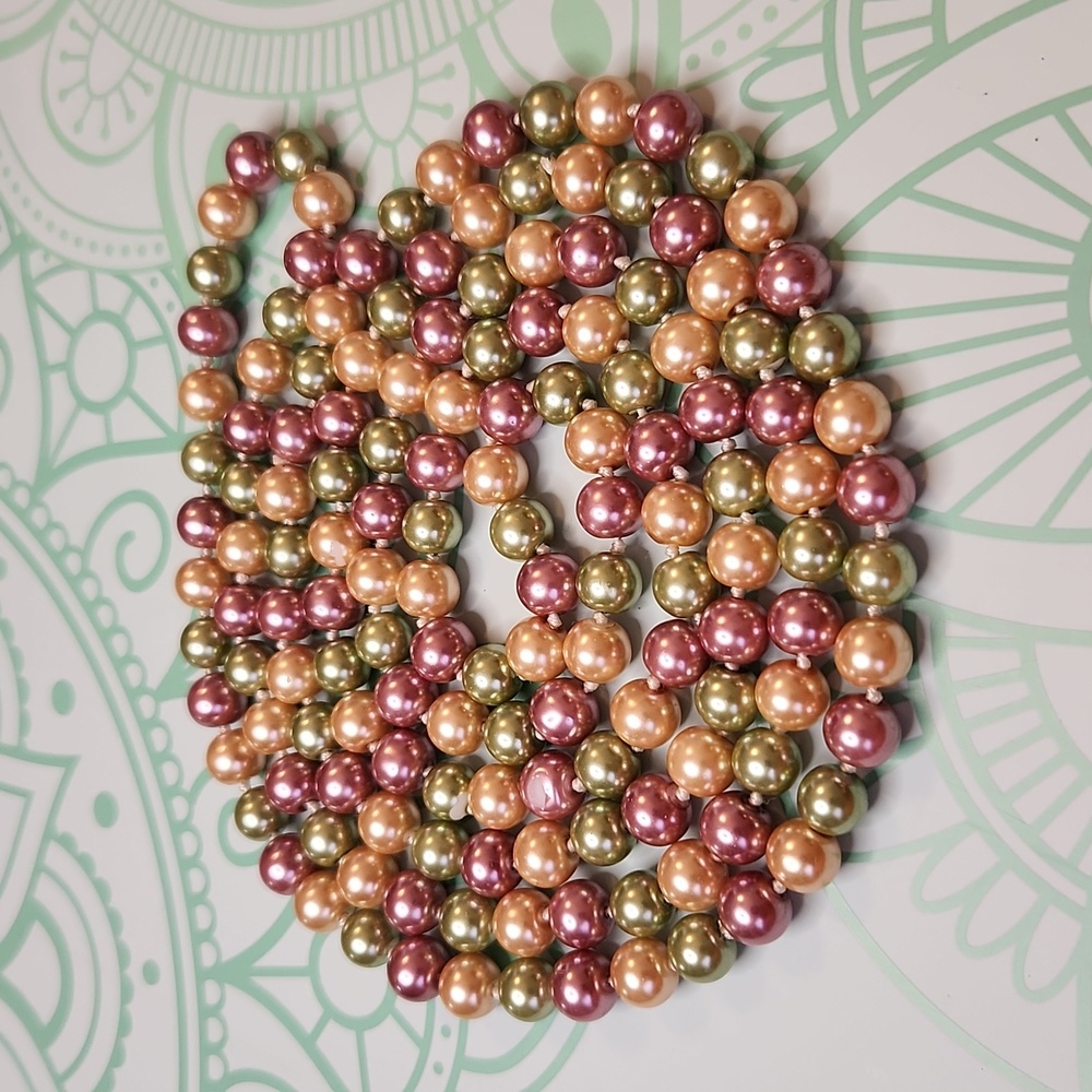 Single Strand Glass Faux Pearl Necklace - Picture 1 of 4